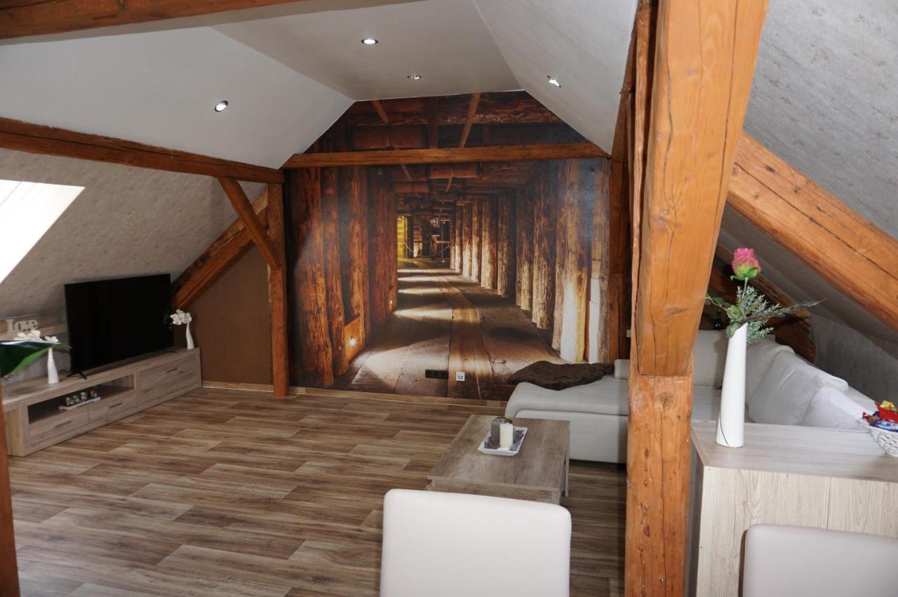 Aussergewoehnliche Dachgeschosswohnung Koenigslutter am Elm Luaran gambar