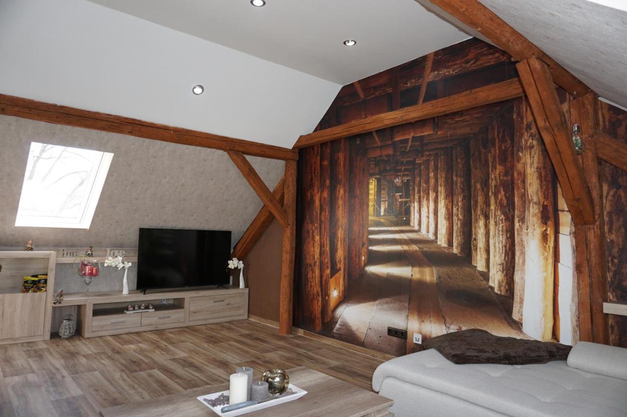 Aussergewoehnliche Dachgeschosswohnung Koenigslutter am Elm Luaran gambar