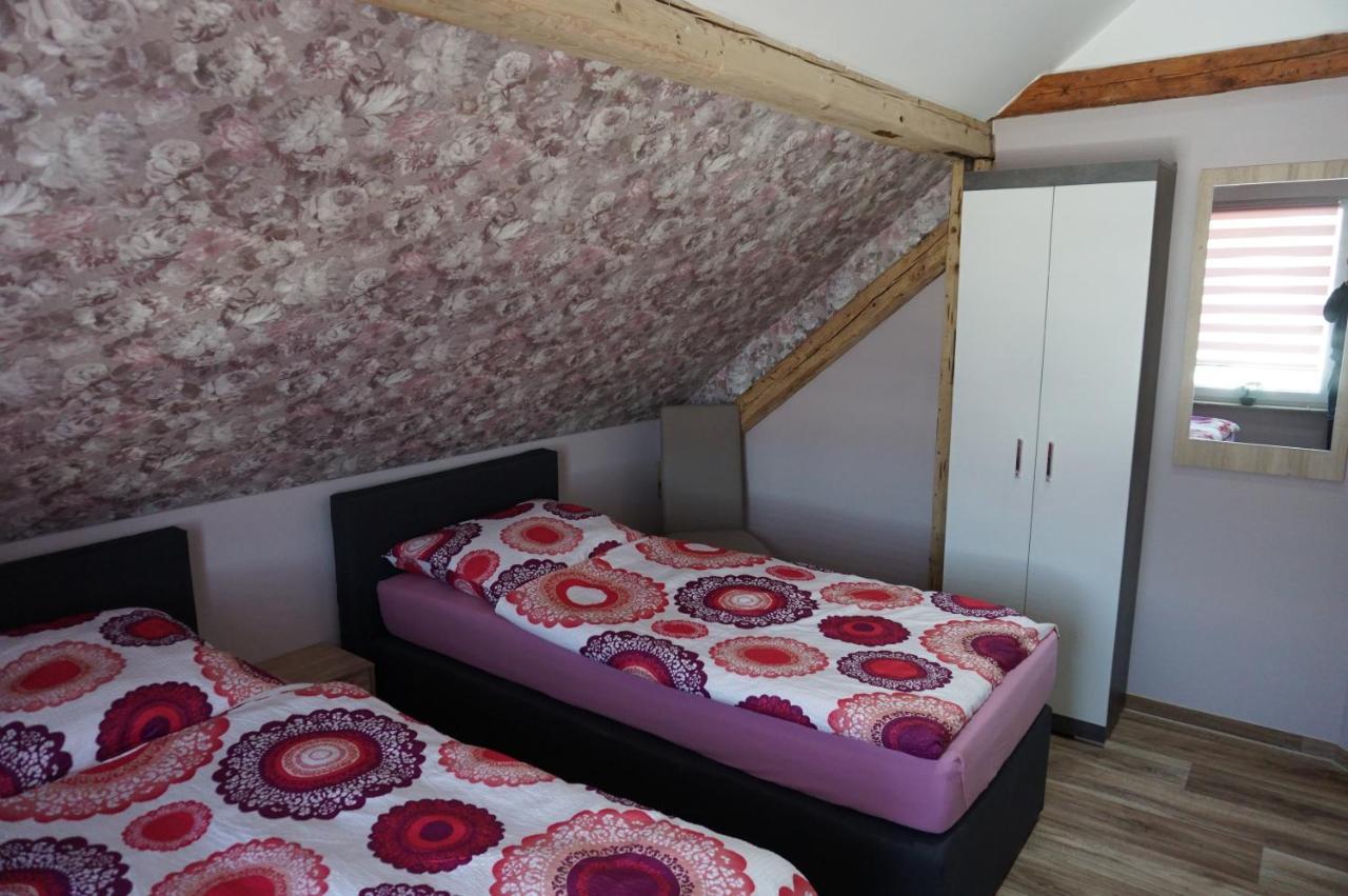 Aussergewoehnliche Dachgeschosswohnung Koenigslutter am Elm Luaran gambar